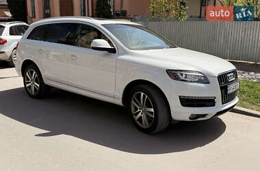 Позашляховик / Кросовер Audi Q7 2012 в 