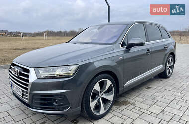 Внедорожник / Кроссовер Audi Q7 2015 в 