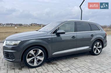 Внедорожник / Кроссовер Audi Q7 2015 в 