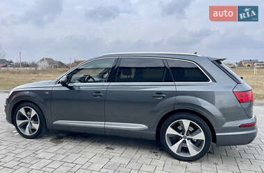 Внедорожник / Кроссовер Audi Q7 2015 в 