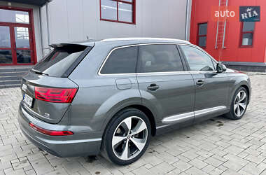 Внедорожник / Кроссовер Audi Q7 2015 в 