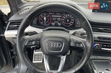 Внедорожник / Кроссовер Audi Q7 2015 в 