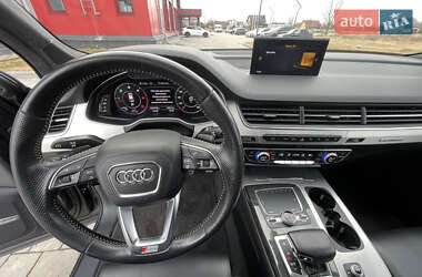 Внедорожник / Кроссовер Audi Q7 2015 в 