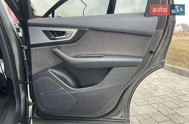 Внедорожник / Кроссовер Audi Q7 2015 в 