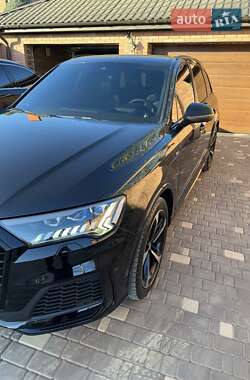 Внедорожник / Кроссовер Audi Q7 2020 в 