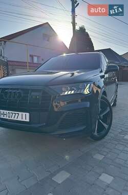 Внедорожник / Кроссовер Audi Q7 2020 в 