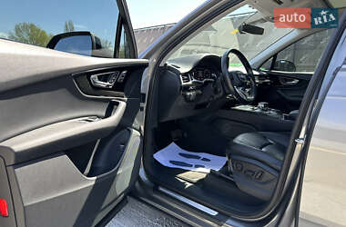 Позашляховик / Кросовер Audi Q7 2016 в 