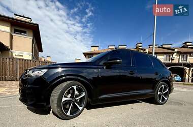 Внедорожник / Кроссовер Audi Q7 2016 в 
