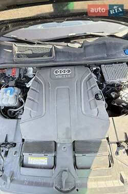 Внедорожник / Кроссовер Audi Q7 2016 в 