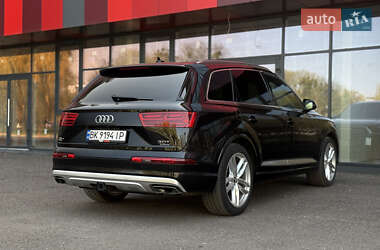 Внедорожник / Кроссовер Audi Q7 2018 в 