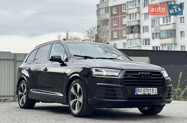 Внедорожник / Кроссовер Audi Q7 2015 в 