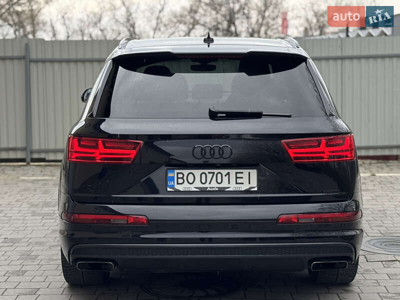 Внедорожник / Кроссовер Audi Q7 2015 в Тернополе