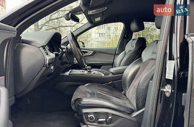 Внедорожник / Кроссовер Audi Q7 2015 в 