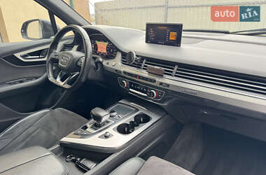 Внедорожник / Кроссовер Audi Q7 2015 в 