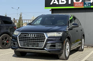Внедорожник / Кроссовер Audi Q7 2016 в 