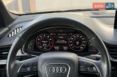 Внедорожник / Кроссовер Audi Q7 2016 в 