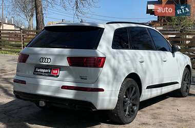 Внедорожник / Кроссовер Audi Q7 2017 в 