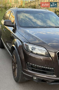 Позашляховик / Кросовер Audi Q7 2011 в 