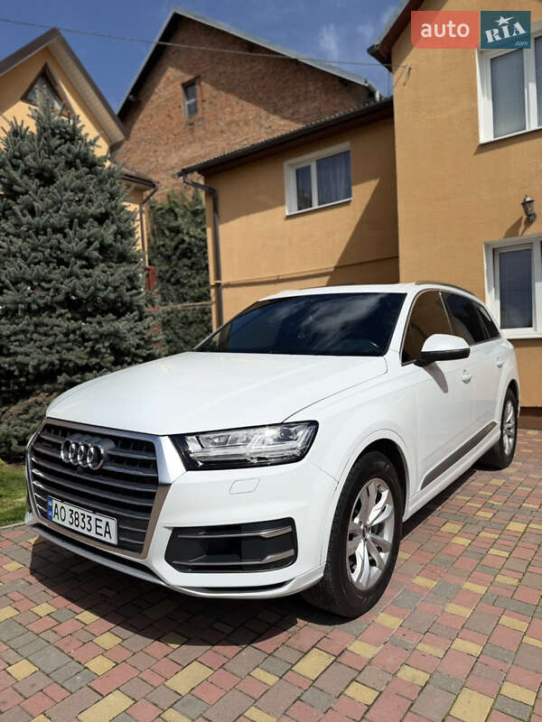 Внедорожник / Кроссовер Audi Q7 2017 в Ужгороде