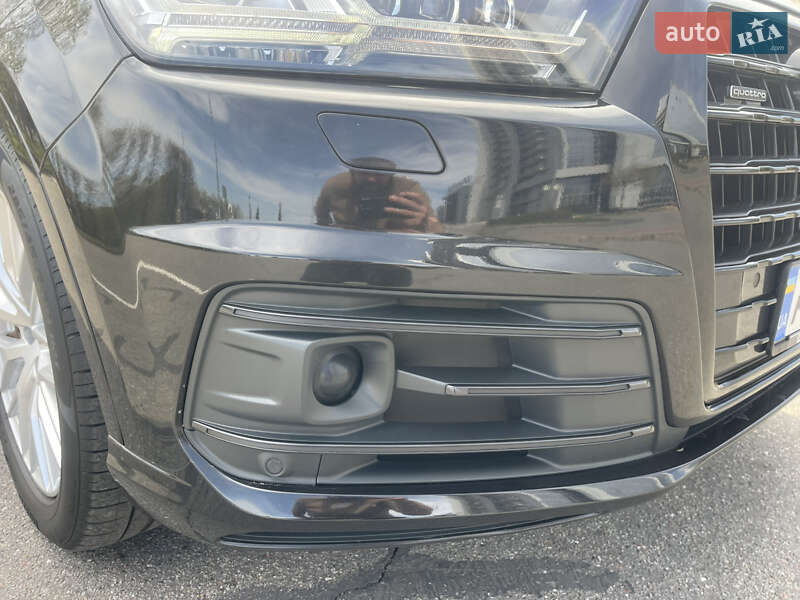 Внедорожник / Кроссовер Audi Q7 2015 в Киеве