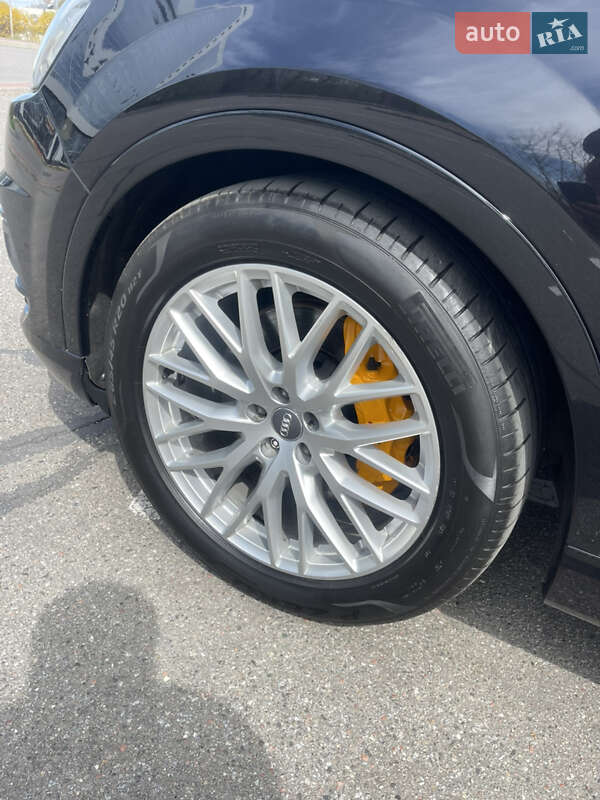 Внедорожник / Кроссовер Audi Q7 2015 в Киеве