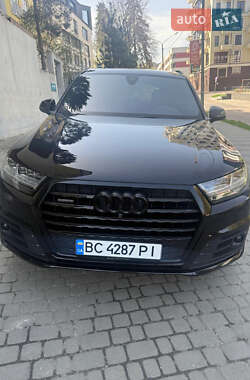 Внедорожник / Кроссовер Audi Q7 2017 в 