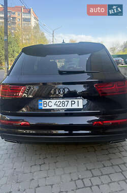 Внедорожник / Кроссовер Audi Q7 2017 в 