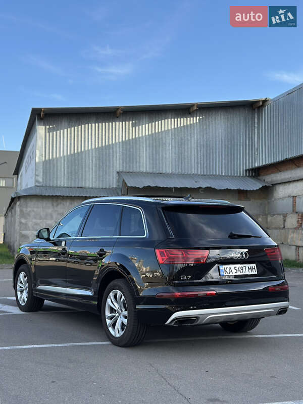 Внедорожник / Кроссовер Audi Q7 2019 в Киеве
