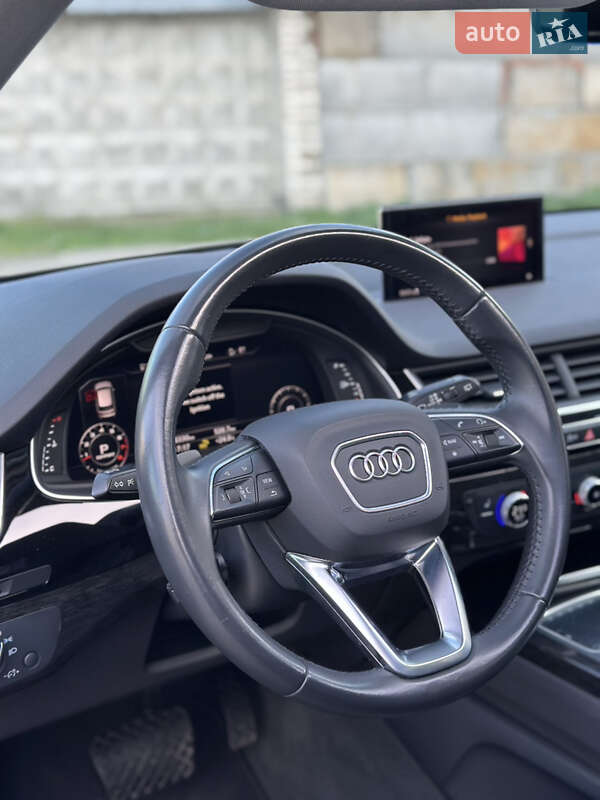 Внедорожник / Кроссовер Audi Q7 2019 в Киеве