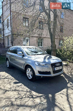 Внедорожник / Кроссовер Audi Q7 2007 в 