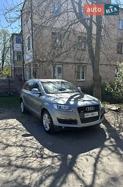 Внедорожник / Кроссовер Audi Q7 2007 в 