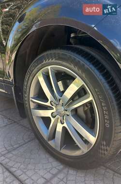 Внедорожник / Кроссовер Audi Q7 2012 в 