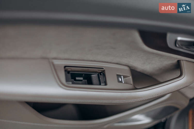 Внедорожник / Кроссовер Audi Q7 2016 в Луцке