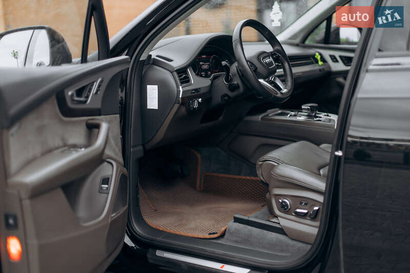 Внедорожник / Кроссовер Audi Q7 2016 в Луцке