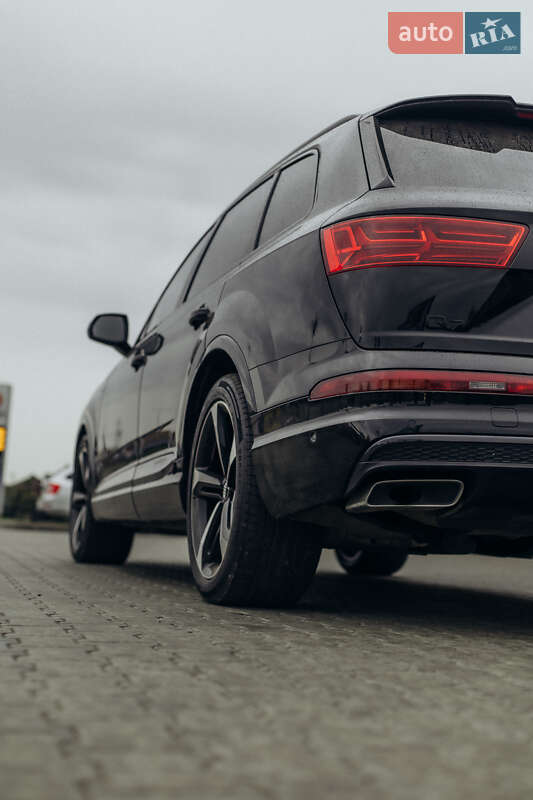 Внедорожник / Кроссовер Audi Q7 2016 в Луцке