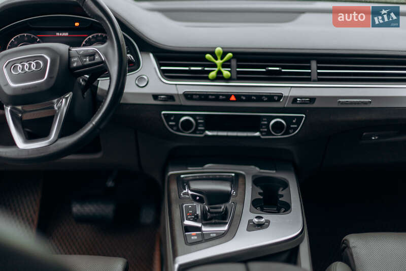 Внедорожник / Кроссовер Audi Q7 2016 в Луцке