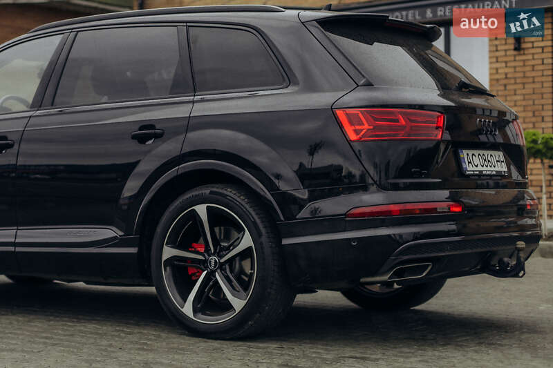 Внедорожник / Кроссовер Audi Q7 2016 в Луцке