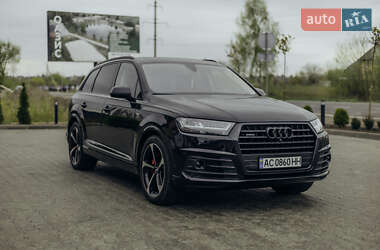 Внедорожник / Кроссовер Audi Q7 2016 в 