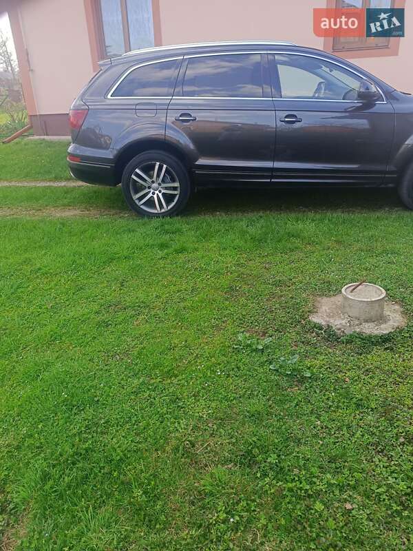 Внедорожник / Кроссовер Audi Q7 2010 в Надворной