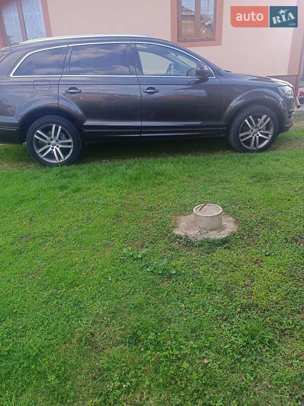 Внедорожник / Кроссовер Audi Q7 2010 в Надворной