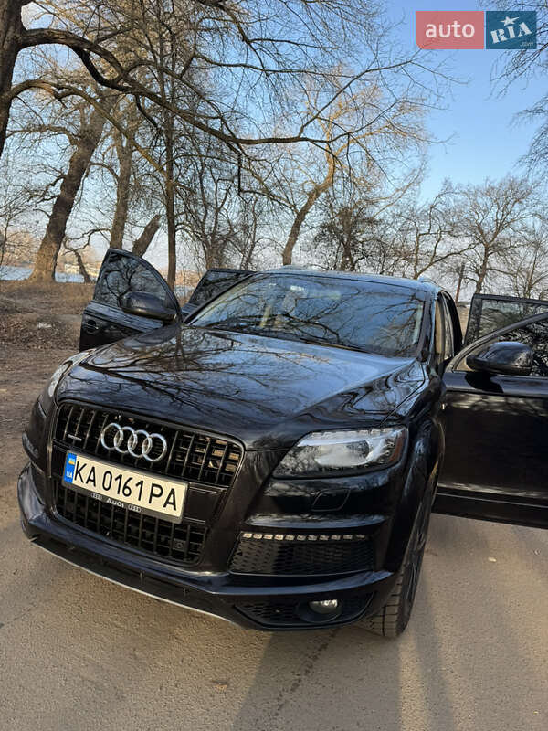 Внедорожник / Кроссовер Audi Q7 2013 в 