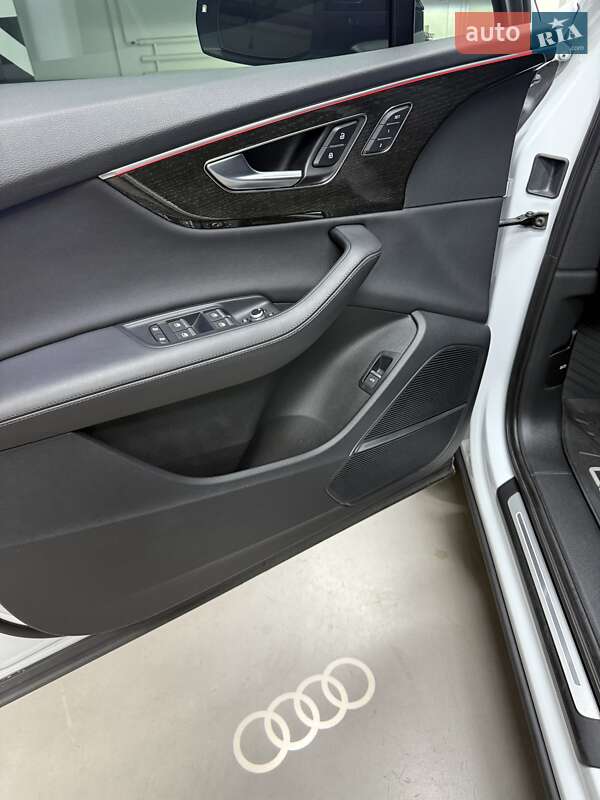 Позашляховик / Кросовер Audi Q7 2022 в Києві