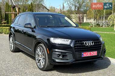 Внедорожник / Кроссовер Audi Q7 2018 в 
