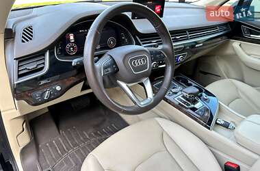Внедорожник / Кроссовер Audi Q7 2018 в 