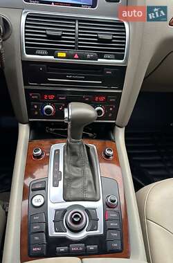 Внедорожник / Кроссовер Audi Q7 2013 в 