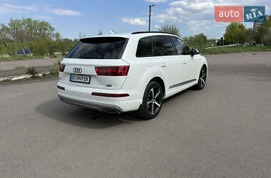 Внедорожник / Кроссовер Audi Q7 2016 в 