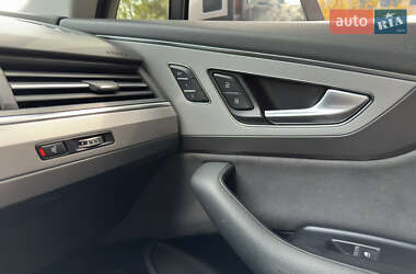 Внедорожник / Кроссовер Audi Q7 2016 в 
