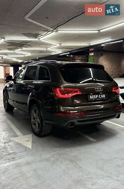 Внедорожник / Кроссовер Audi Q7 2015 в 