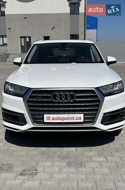 Позашляховик / Кросовер Audi Q7 2016 в 