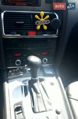 Внедорожник / Кроссовер Audi Q7 2007 в 